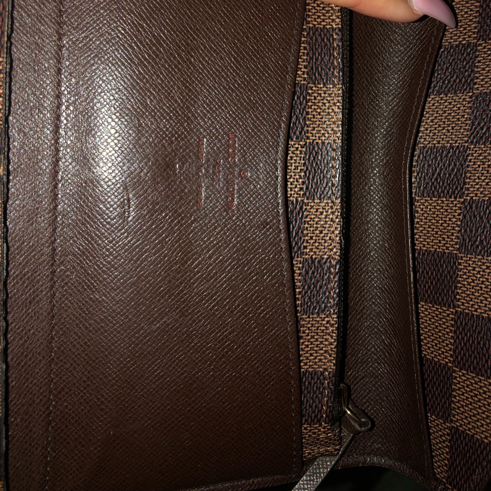 Authentic Louis Vuitton Women’s Wallet - Picture 5 of 8